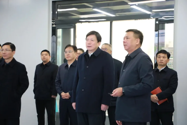 凝心聚力促发展 砥砺前行谱新篇——新乡市工信局2025年工作综述